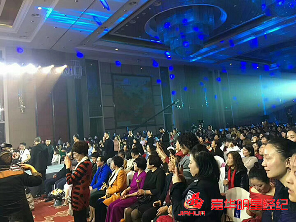 焦恩俊陳德容出席金鐘伯樂品牌盛典送祝福 焦恩俊陳德容出席金鐘伯樂品牌盛典送祝福