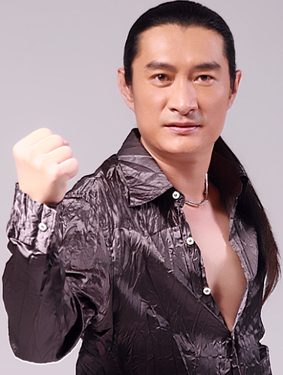 黃安出席鄂州世紀(jì)陽光迎新晚會