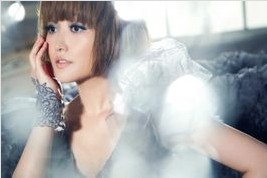 金海心助陣“星耀萬(wàn)達(dá) 唱響亳州”活動(dòng)