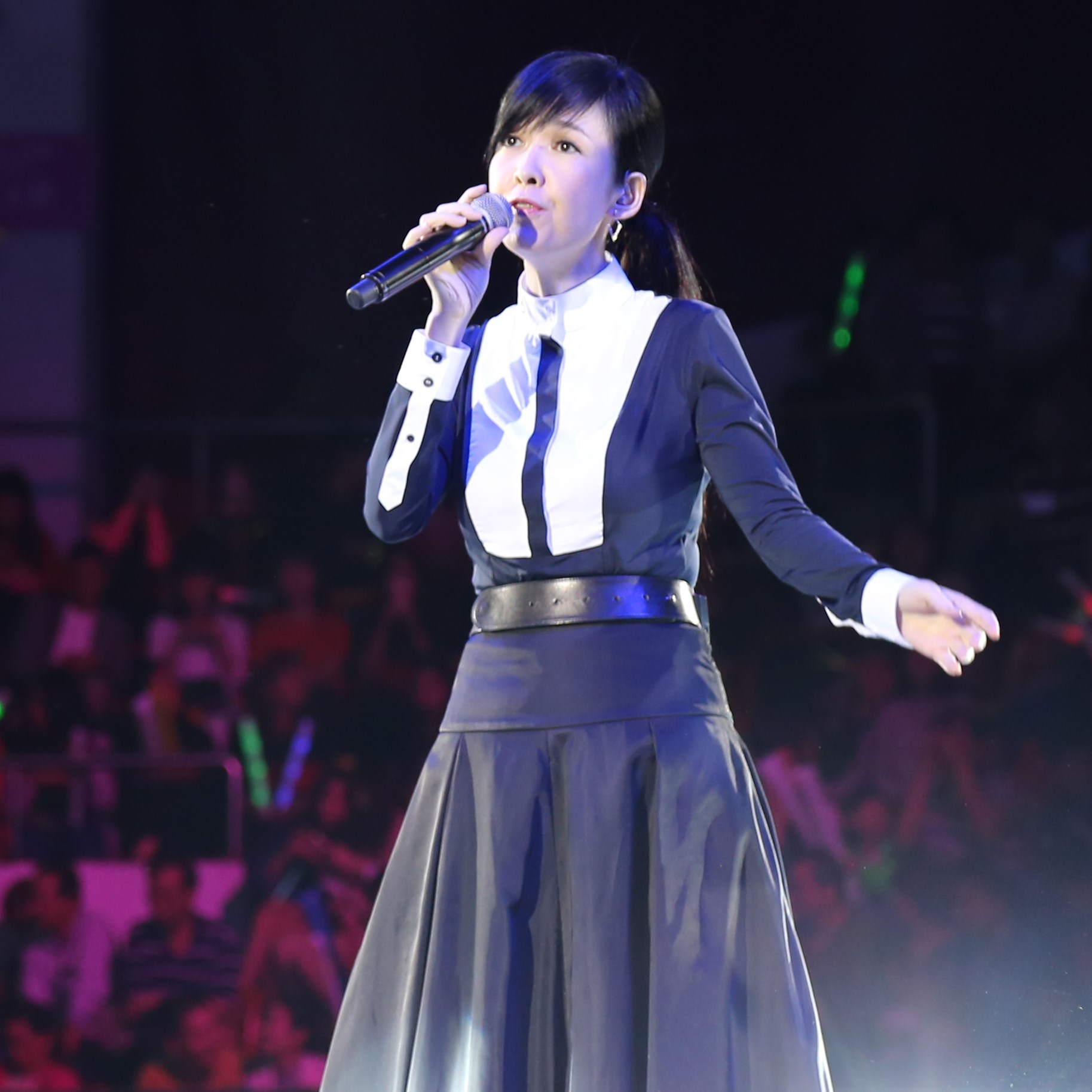 周慧敏領銜眾明星助陣東方之夜群星演唱會