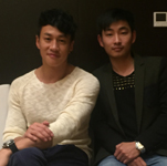 何潤東與經(jīng)紀人李志合影