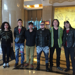 零點樂隊與經(jīng)紀人李志合影