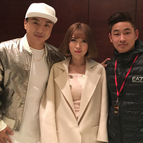 赫赫美羅與經紀人李志